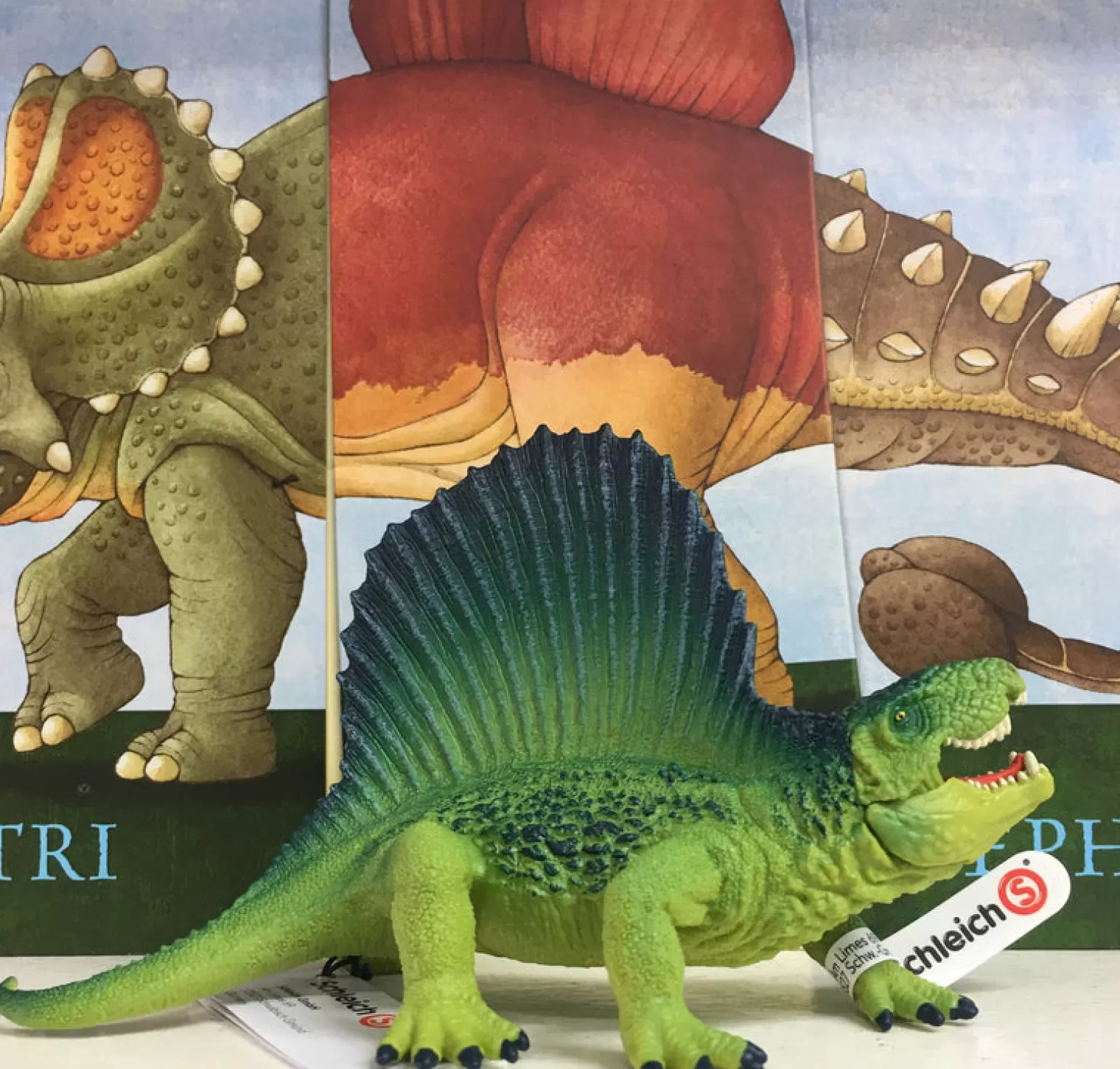 Online Dinosaurs - Dimetrodon In Green Animals + Figurines