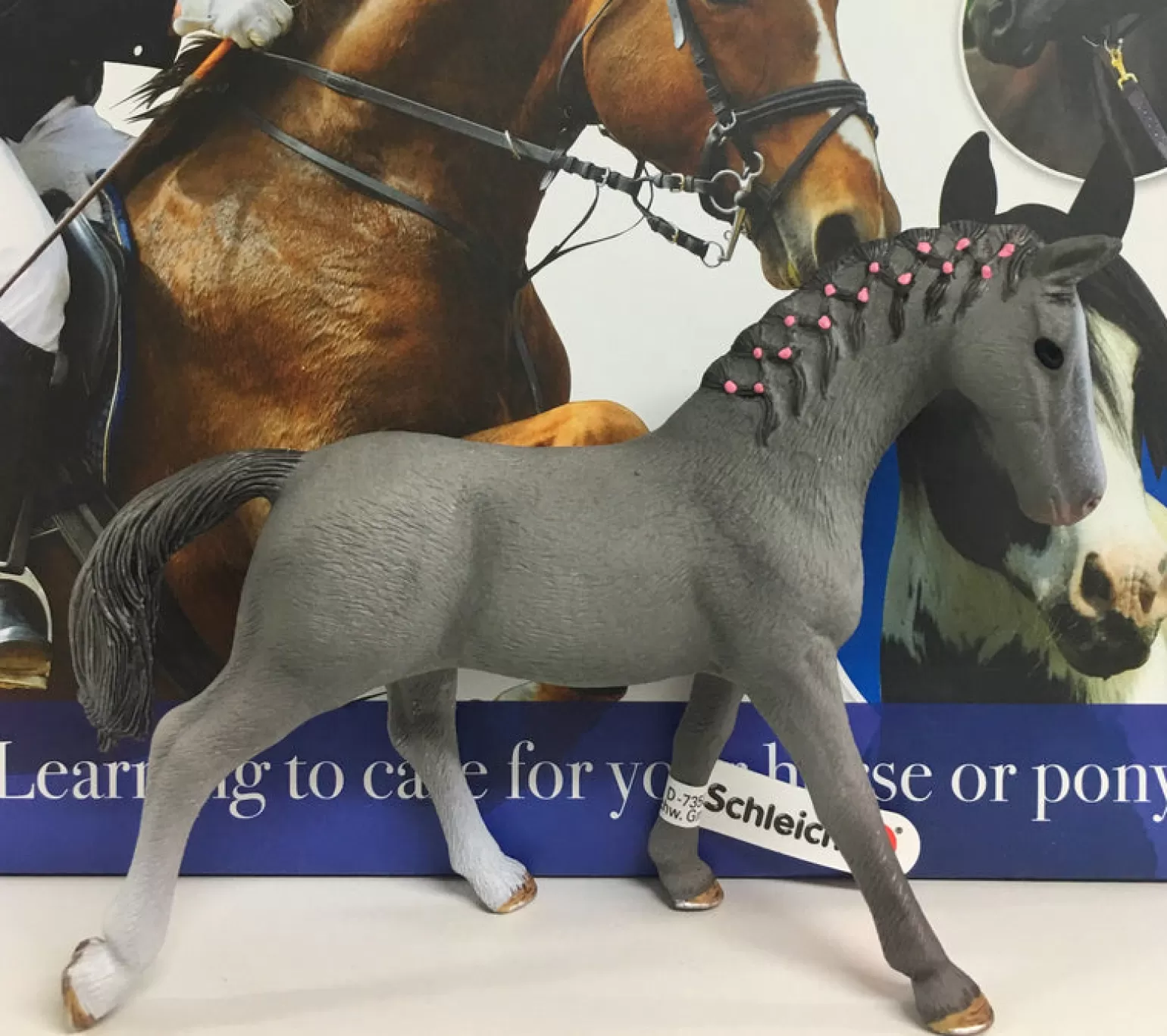 Store Horse - Trakehner Mare Animals + Figurines