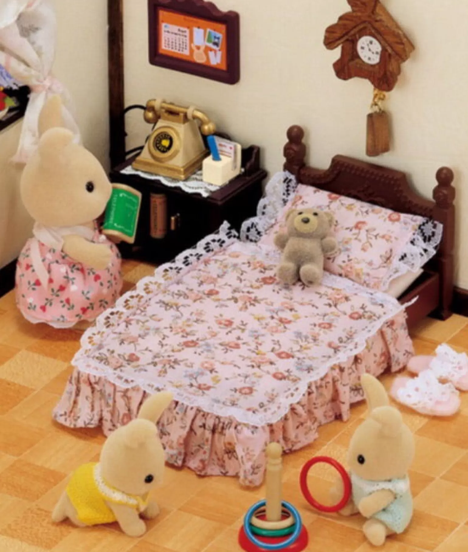 Store Classic Antique Bed Animals + Figurines